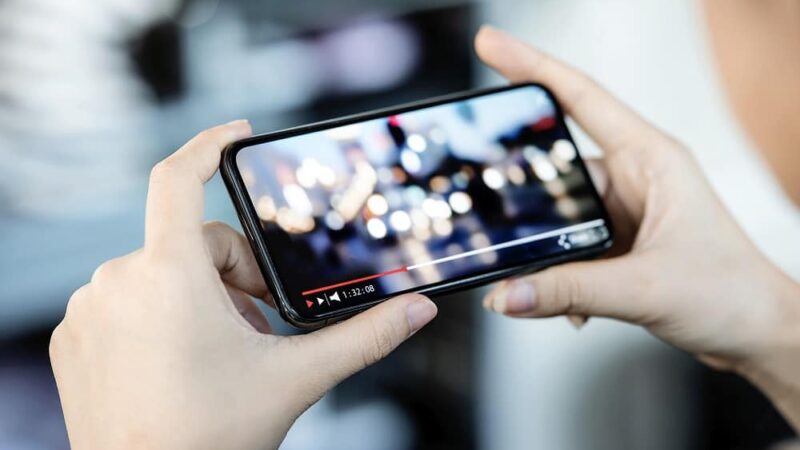 Telefon multimedialny – rozrywka i praca. Jaką ofertę ma Samsung?