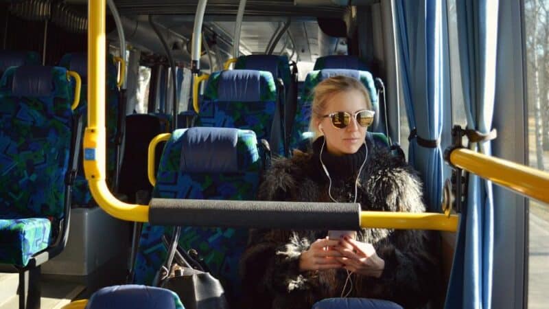 Jakie są wyzwania związane z elektryfikacją tramwajów?