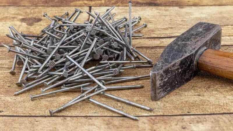 Jak zbudować własny mebel? Praktyczny poradnik krok po kroku