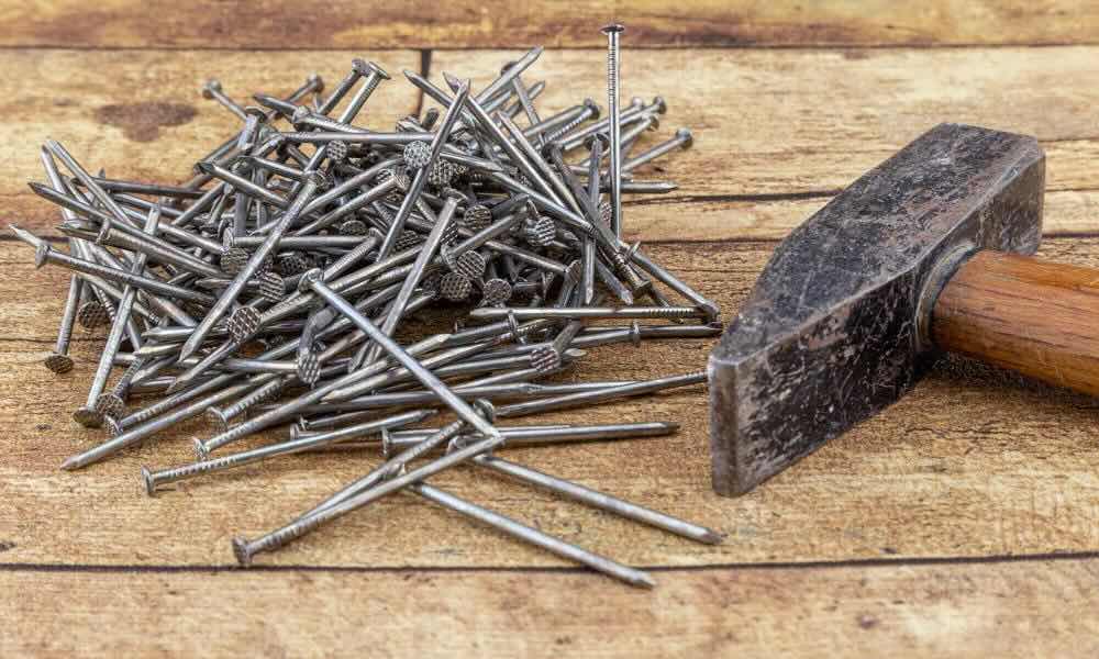 Jak zbudować własny mebel? Praktyczny poradnik krok po kroku