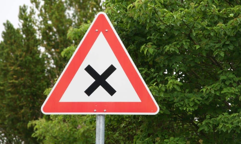 Jak zmiany w przepisach wpływają na branżę motoryzacyjną?