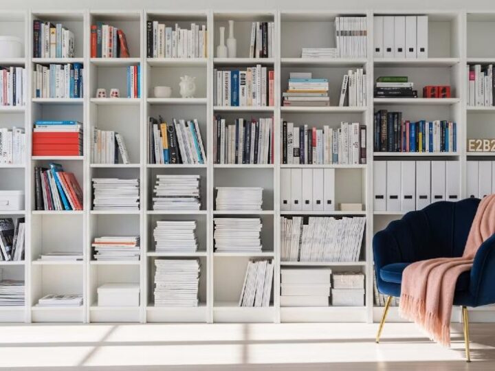 Jak zoptymalizować przestrzeń w małych mieszkaniach – praktyczne rozwiązania i inspiracje